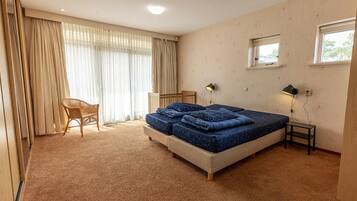4 bedrooms, free WiFi