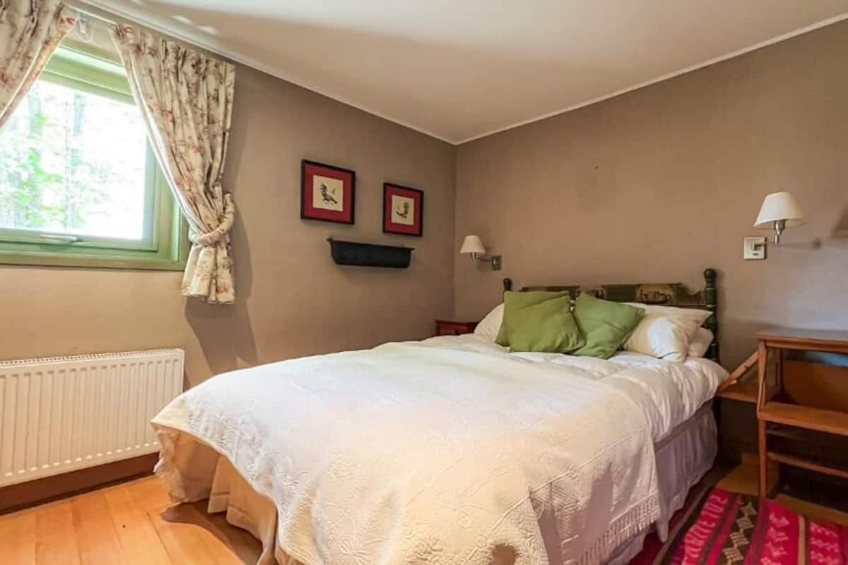 スタンダード ダブルルーム クイーンベッド 1 台