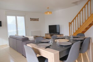 Dining - La Maison Angèle. (Criel-sur-Mer)