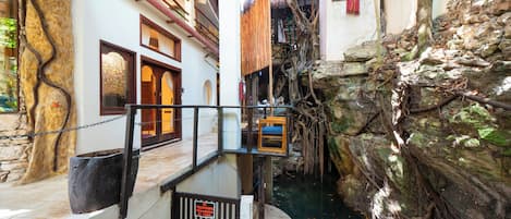 Enceinte de lâhĂ©bergement