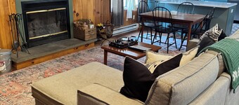 Cozy Mountain Cabin near Hiking and Fishing, 10 minutes to Hunter Mountain