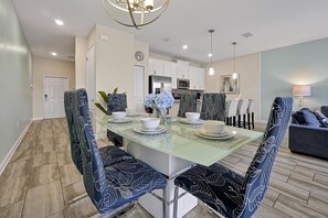 Dining - Last Minute Disney Getaway! Townhouse with Private Pool. Book Now! #15068 (Orlando)