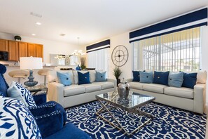 Smart TV - Last Minute Disney Getaway! Private Pool, Hot Tub & Game Room. Book Now! #12782 (Orlando)