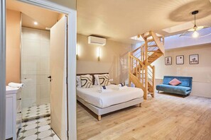 Iron/ironing board, WiFi, bed sheets - Charming Duplex Center of Paris (Paris)