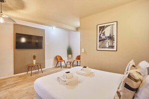 Iron/ironing board, WiFi, bed sheets - Charming Duplex Center of Paris (Paris)