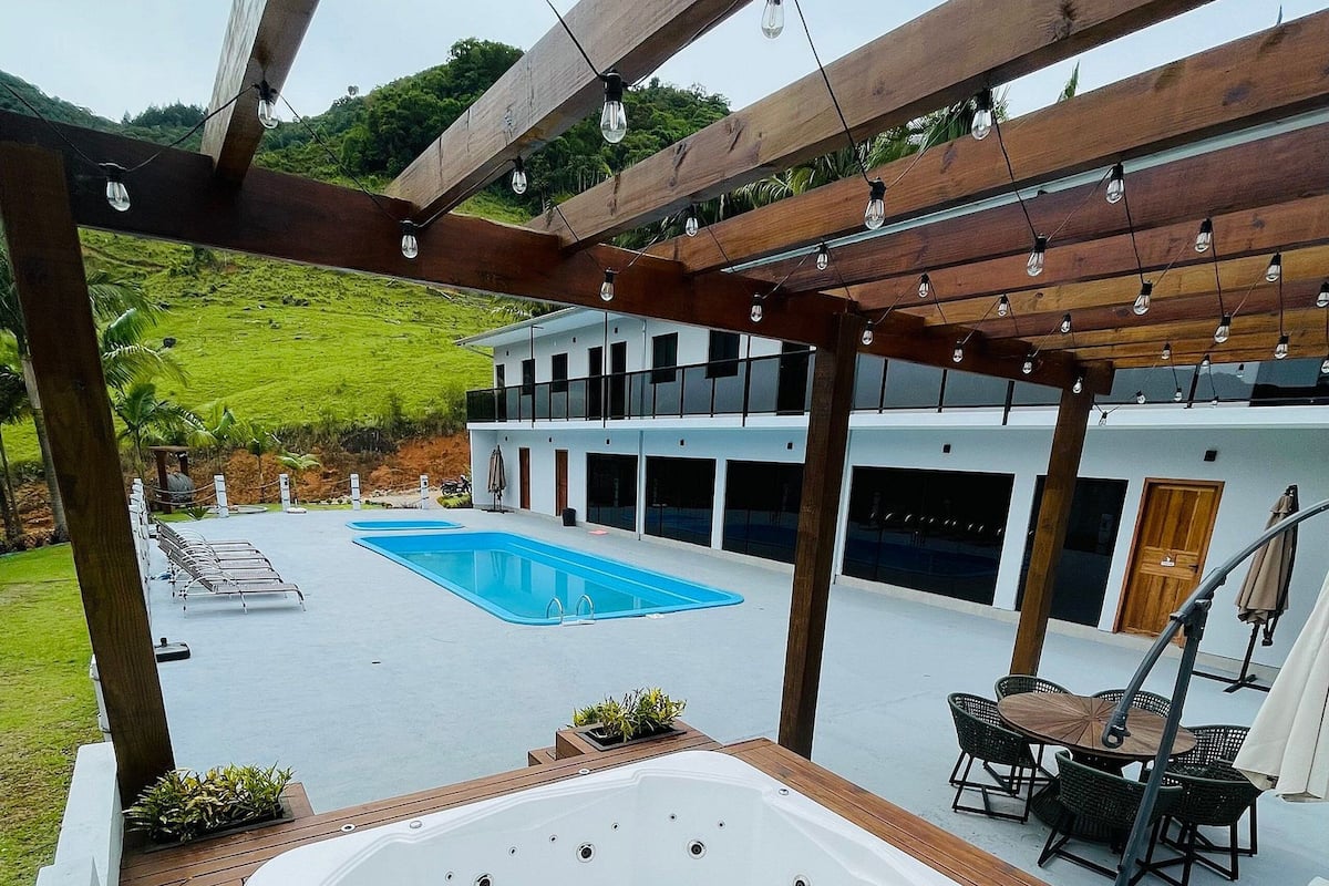 Deluxe Cabin | Private spa tub