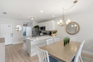 Dining - #113 - Unique Floor Plan - Lake and Fountain View! (Naples)