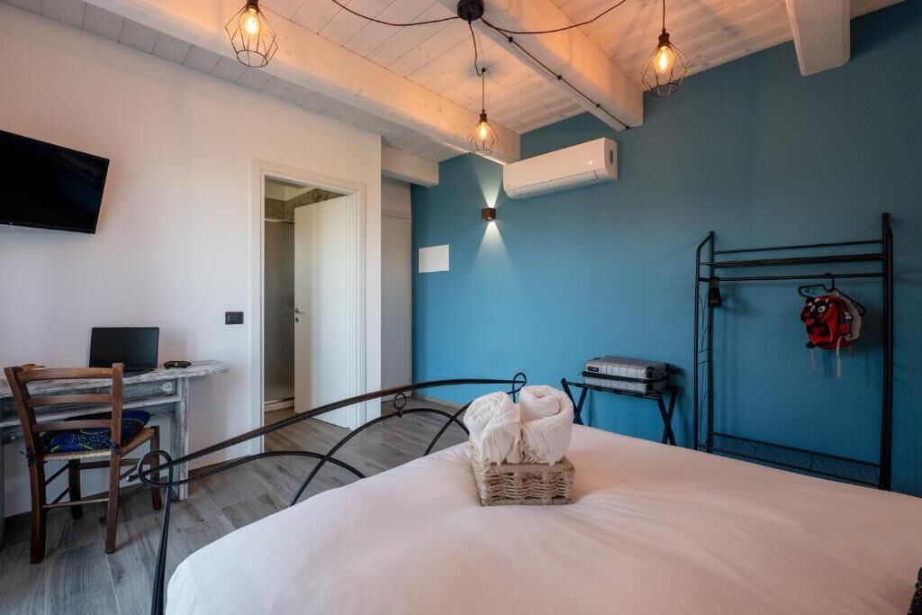 Camera doppia, patio, vista mare