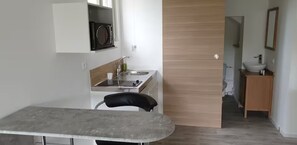 Private kitchen - Self-contained studio at the edge of Ecouves (Cuissai)