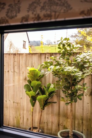 Interior - The Cowshed - Stunning 1 Bedroom Cottage (Longhope)