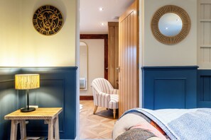 Interior - The Cowshed - Stunning 1 Bedroom Cottage (Longhope)