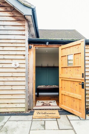Exterior detail - The Cowshed - Stunning 1 Bedroom Cottage (Longhope)