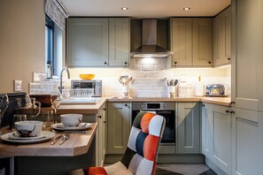 Private kitchen - The Cowshed - Stunning 1 Bedroom Cottage (Longhope)
