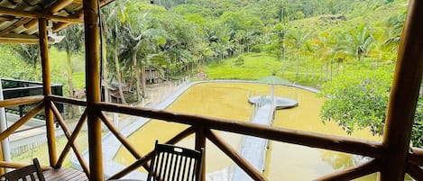Premium Cottage, Pool Access | Outdoor dining