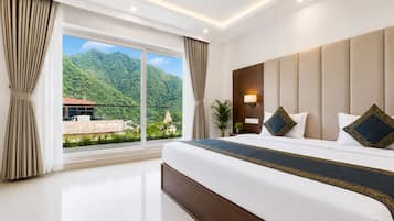 Habitación doble Deluxe, vista a la montaña | Escritorio, espacio para trabajar con laptop y wifi gratis