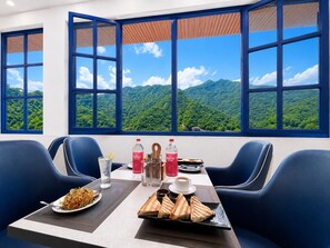 Dining room - Hotel Weekend Heights (Rishikesh)