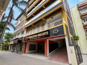 Front of property - Hotel Weekend Heights (Rishikesh)
