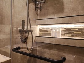 Shower, hair dryer, bidet, towels