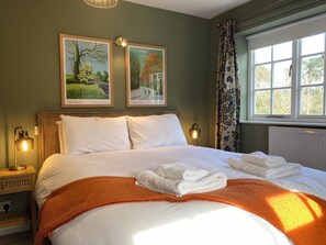 Room - Historic folly in Capability Brown park for family or friends groups (Malton)