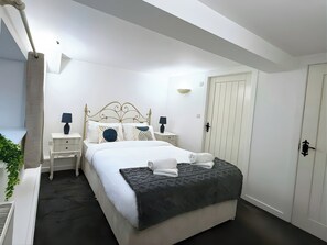 3 bedrooms, individually decorated, individually furnished, free WiFi - Old Corner Barn (Penrith)