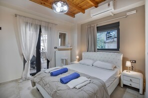3 bedrooms, iron/ironing board, WiFi, bed sheets - Apartment 'Modern' with Mountain View, Wi-Fi and Air Conditioning (Chania)
