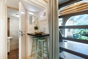 Interior - Apartment 'Studio' with Mountain View, Wi-Fi and Air Conditioning (Chania)