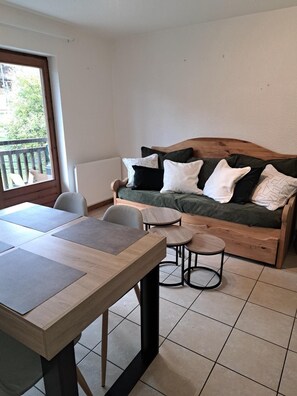 Living area - Lovely apartment near the Mowgli Trail, starting point for many hikes (Combloux)