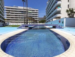 Pool - Apartment overlooking the pool 600 meters from the beach, shops nearby (Salou)
