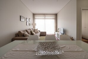 Apartment, City View | Living area | 43-inch LCD TV with cable channels - Breina II by Trip2Portugal (Porto)