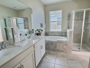 Hair dryer, towels - Last Minute Disney Getaway! Comfortable Bedrooms & Private Balcony. Book Now! #163223 (Orlando)