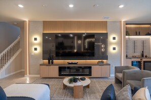 Smart TV, fireplace - Last Minute Disney Getaway! Private Pool, Game Room & Themed Bedrooms. Book Now! #163225 (Orlando)