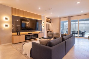 Smart TV, fireplace - Last Minute Disney Getaway! Private Pool, Game Room & Themed Bedrooms. Book Now! #163225 (Orlando)