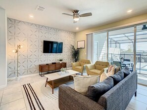 Smart TV - Last Minute Disney Getaway! Modern Townhome with Private Pool. Book Now! #163437 (Orlando)