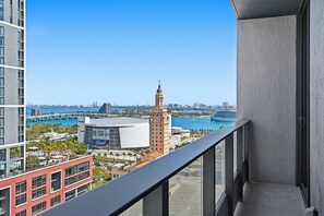 Property grounds - Miami 167 - One Bedroom Apartment, Sleeps 5 (Miami)