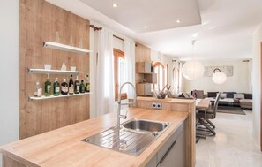 Interior - Villa 'Leonie' with Sea View, Wi-Fi and Air Conditioning (Capdepera)