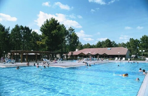 chalet with swimming pool in leisure park