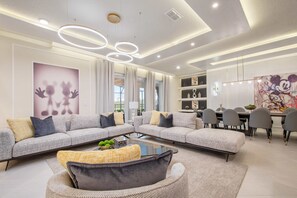 Smart TV - Last Minute Disney Getaway! Private Pool, Game Room & Themed Bedrooms. Book Now! #163613 (Orlando)