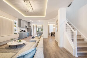 Smart TV - Last Minute Disney Getaway! Private Pool, Game Room & Themed Bedrooms. Book Now! #163629 (Orlando)