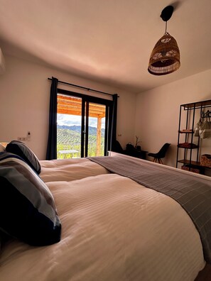 4 bedrooms, iron/ironing board, WiFi, bed sheets - Luxury villa with infinity pool and panoramic mountain views near Málaga (Álora)