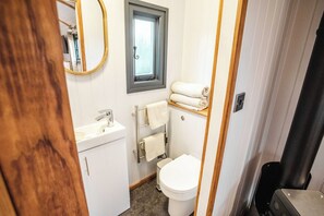 Shower - Shepherds View (Ashbourne)