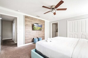 Tabla de planchar con plancha, wifi y ropa de cama 