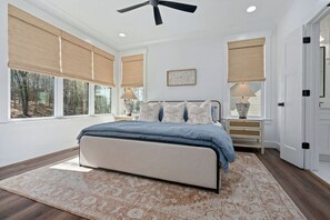 4 bedrooms, free WiFi, bed sheets, wheelchair access