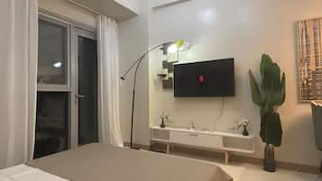 Deluxe Apartment, 1 King Bed with Sofa bed, Pets Allowed, City View