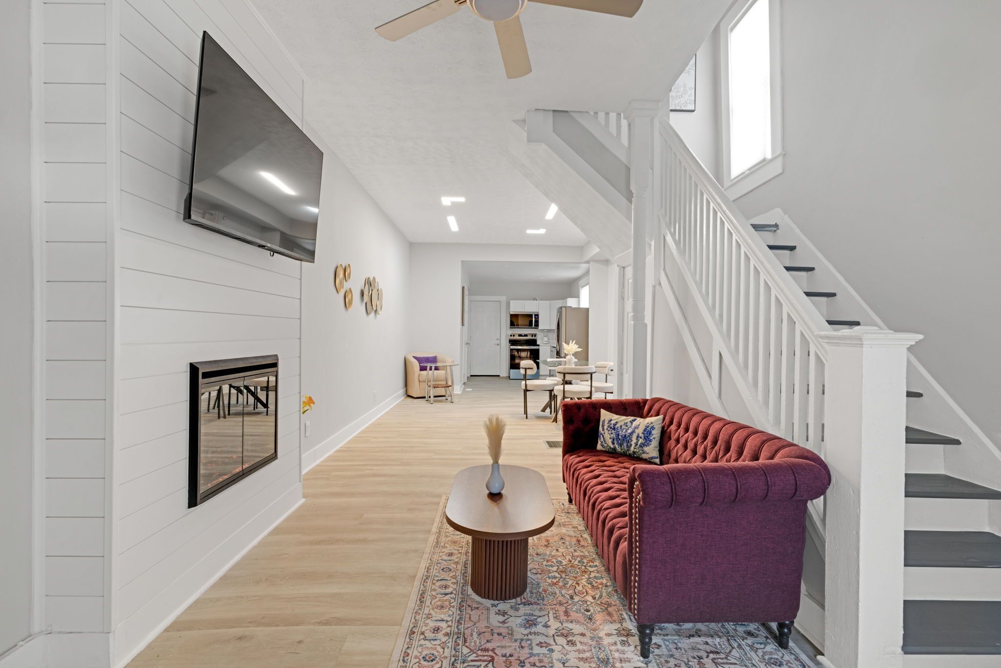 Smart TV, fireplace