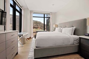 3 bedrooms, iron/ironing board, travel cot, WiFi - One Snowmass West 301 (Snowmass)