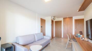 Basic Apartment | Living area