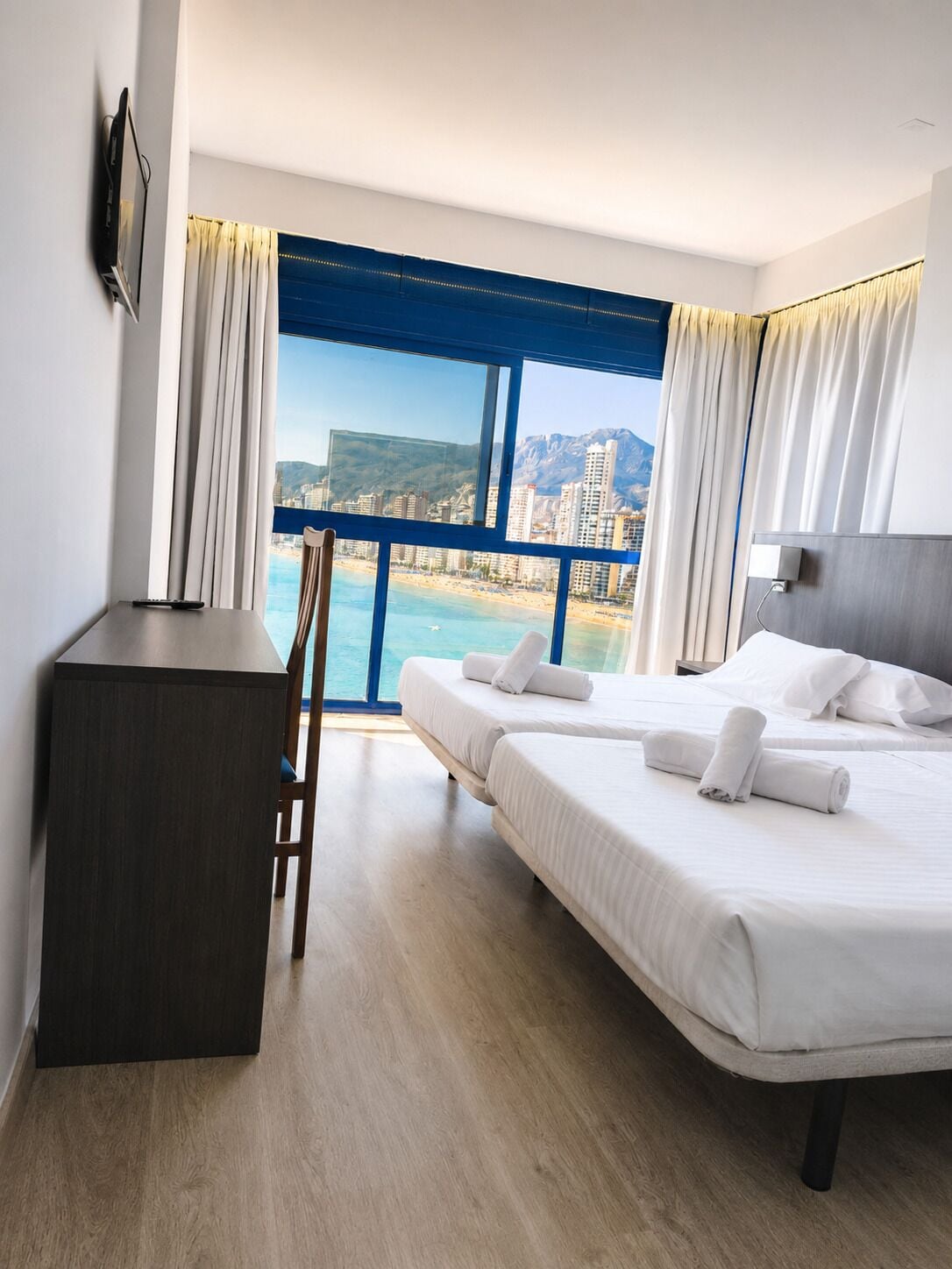 Chambre Double Supérieure, plusieurs lits, vue mer, en front de mer