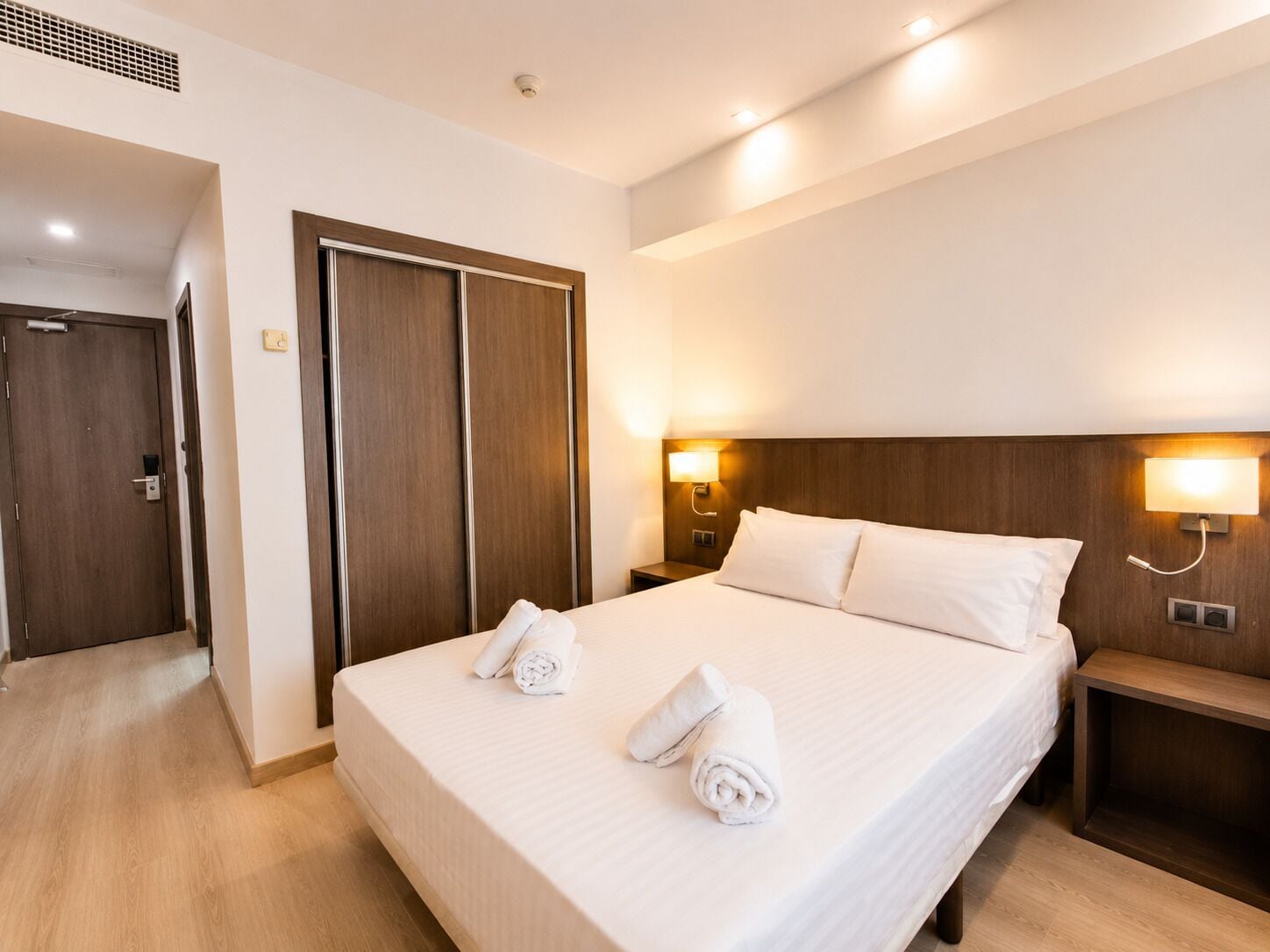 Economy Double Room | Premium bedding, desk, laptop workspace, blackout drapes