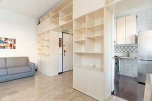 Interior - GuestHost - Cozy apartment of approximately 55 m2, able to accommodate up to 4 people, located on the first floor of a building with lift (NOT suitable for people in wheelchairs).The property is located in the Risorgimento district, in a residential area (Milan)