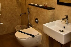 Family Room, City View | Bathroom - Narayani residency (Tiruvannamalai)